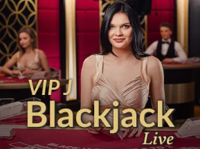 慎入，泰山B队中场艾孜海尔在对阵兰州的比赛中腿部遭遇重伤